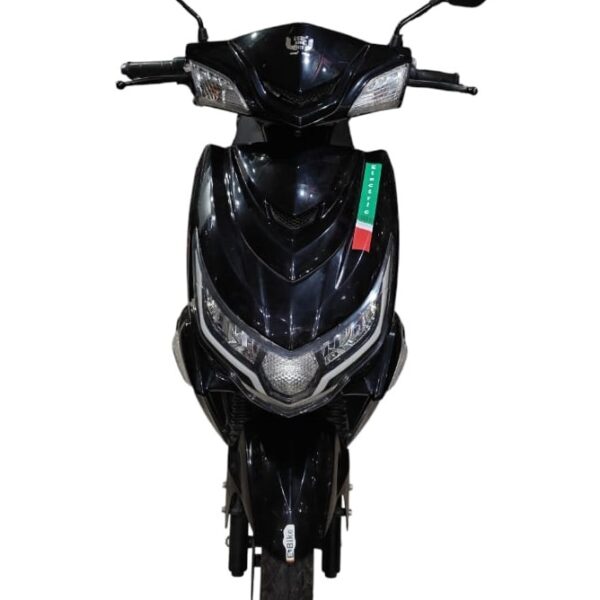 ck22 black scooter